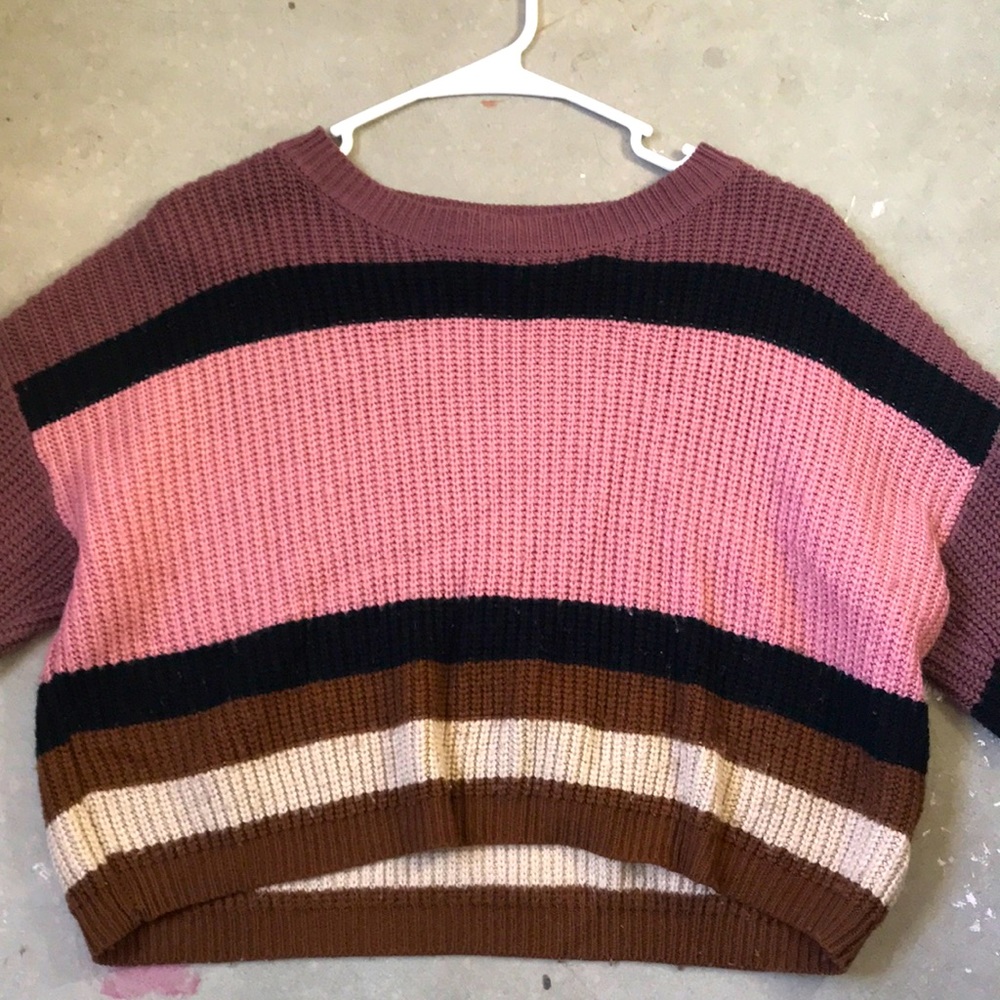 Size medium knitted sweater/shirt